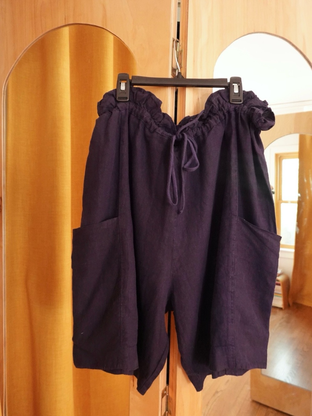 NWT Black Crane Parachute drawstring detail linen shorts (Navy Blue, L)